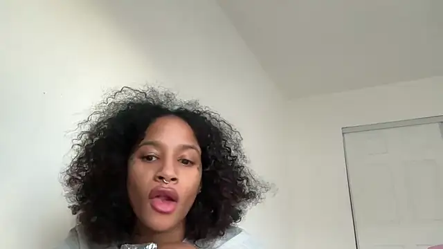 shandiloveslemonss online show from October 26, 10:04 pm