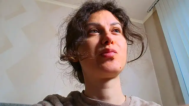 Snapshot of LeggyLover90 chatting on May 13, 4:59 pm LeggyLover90 online show from May 13, 4:59 pm
