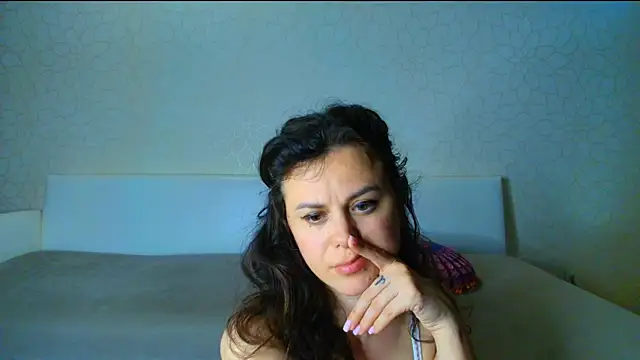 Snapshot of LeggyLover90 chatting on May 20, 2:56 pm LeggyLover90 online show from May 20, 2:56 pm