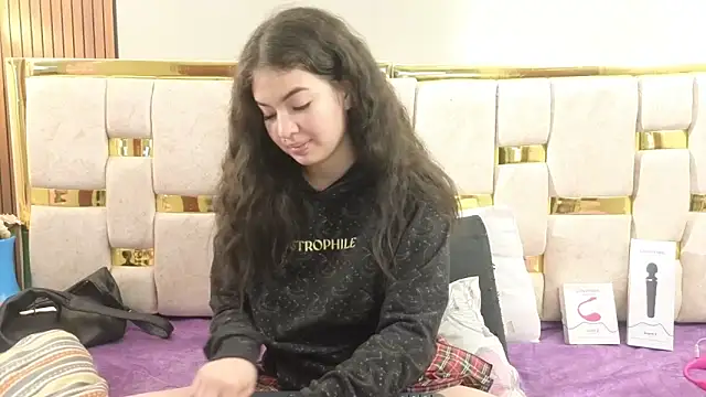 lilimini032 online show from April 28, 8:58 pm