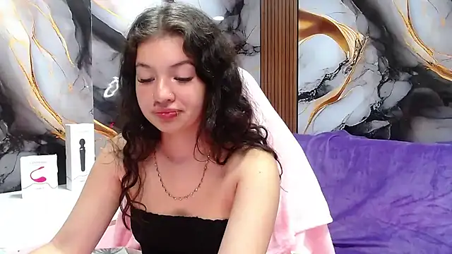 Snapshot of lilimini032 chatting on June 17, 8:21 pm lilimini032 online show from June 17, 8:21 pm