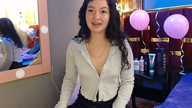 lilimini032 online show from July 9, 9:08 pm