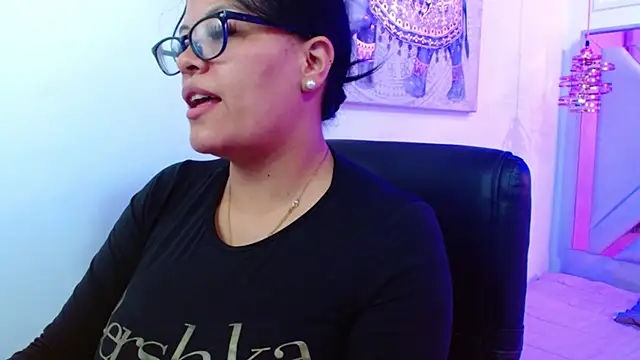 Snapshot of violletha chatting on May 8, 12:32 pm violletha online show from May 8, 12:32 pm