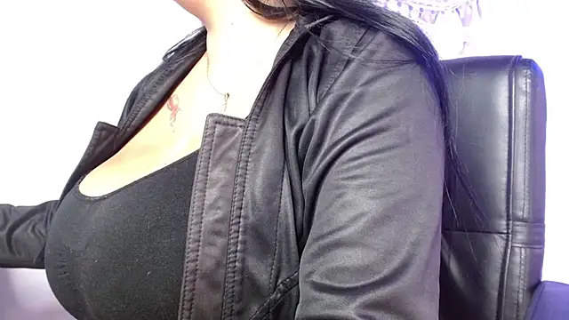 Snapshot of violletha chatting on May 9, 12:32 pm violletha online show from May 9, 12:32 pm