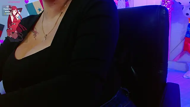 Snapshot of violletha chatting on June 15, 12:29 pm violletha online show from June 15, 12:29 pm