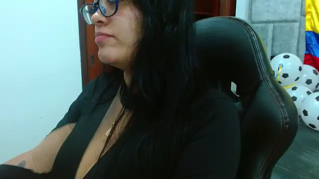 Snapshot of violletha chatting on June 22, 12:24 pm violletha online show from June 22, 12:24 pm