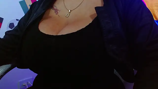 Snapshot of violletha chatting on June 30, 12:39 pm violletha online show from June 30, 12:39 pm