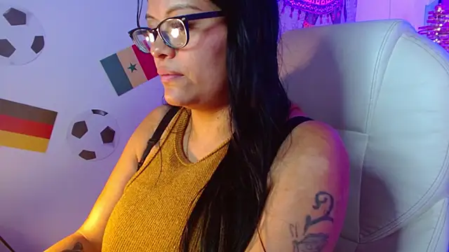 Snapshot of violletha chatting on July 2, 12:55 pm violletha online show from July 2, 12:55 pm