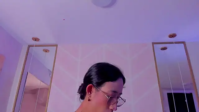 GabyPetit online show from February 6, 7:50 pm