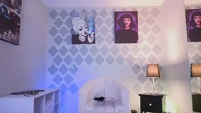 Snapshot of GabyPetit chatting on July 8, 7:51 pm GabyPetit online show from July 8, 7:51 pm