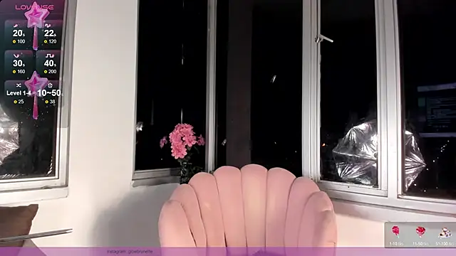 Snapshot of Megan_Lim chatting on December 17, 10:23 am Megan Lim online show from December 17, 10:23 am