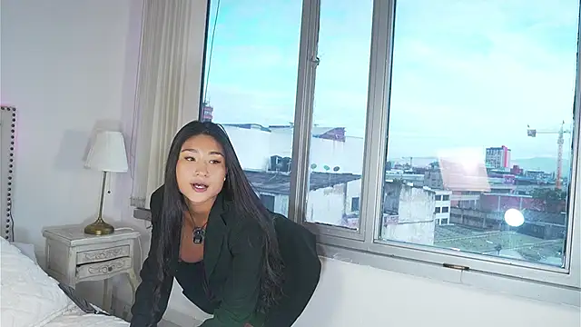 Megan Lim online show from February 2, 12:48 pm