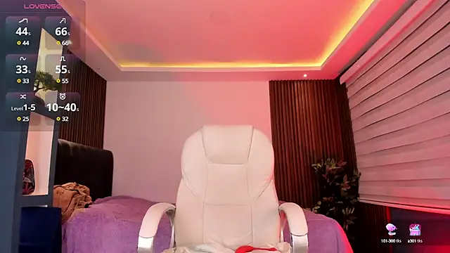 Lucy Smith2 online show from December 30, 4:31 am