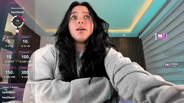 Lucy Smith2 online show from December 31, 8:26 am