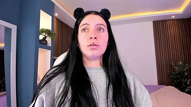 Lucy Smith2 online show from January 21, 8:30 am