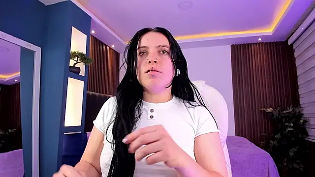 Lucy Smith2 online show from January 29, 7:15 am