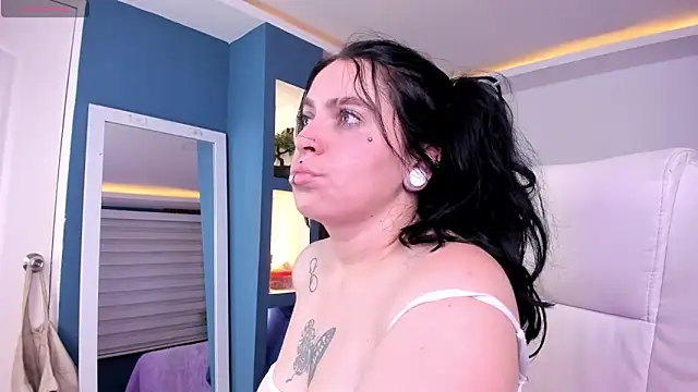 Lucy Smith2 online show from February 7, 3:34 am