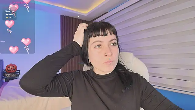 Lucy Smith2 online show from October 6, 7:44 pm