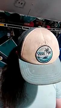 Snapshot of Boo-boo_kittyfux chatting on December 18, 11:49 am Boo-boo kittyfux online show from December 18, 11:49 am