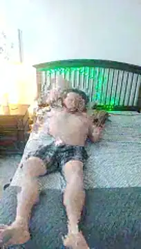 Snapshot of Boo-boo_kittyfux chatting on May 19, 2:23 pm Boo-boo kittyfux online show from May 19, 2:23 pm
