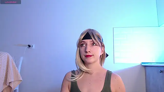 Snapshot of Eva_Hailey_ chatting on January 28, 5:00 am Eva Hailey online show from January 28, 5:00 am