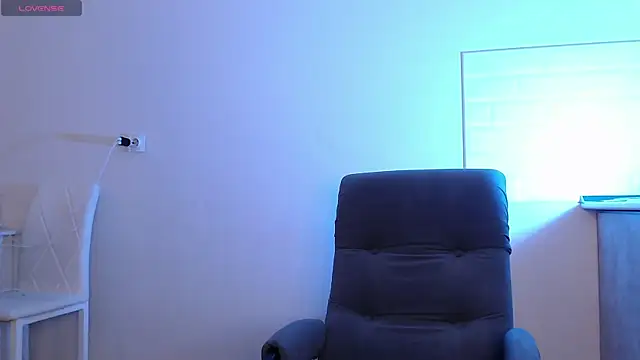 Snapshot of Eva_Hailey_ chatting on October 22, 4:02 am Eva Hailey online show from October 22, 4:02 am