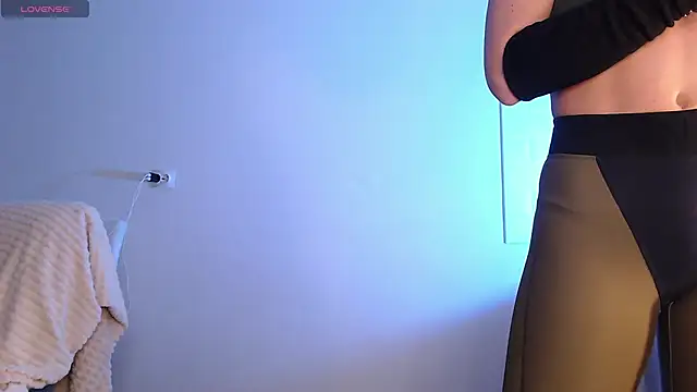 Snapshot of Eva_Hailey_ chatting on November 23, 5:29 am Eva Hailey online show from November 23, 5:29 am