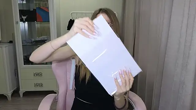 littlevildevil online show from January 14, 11:20 am