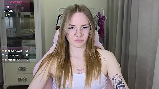 littlevildevil online show from February 21, 2:48 pm