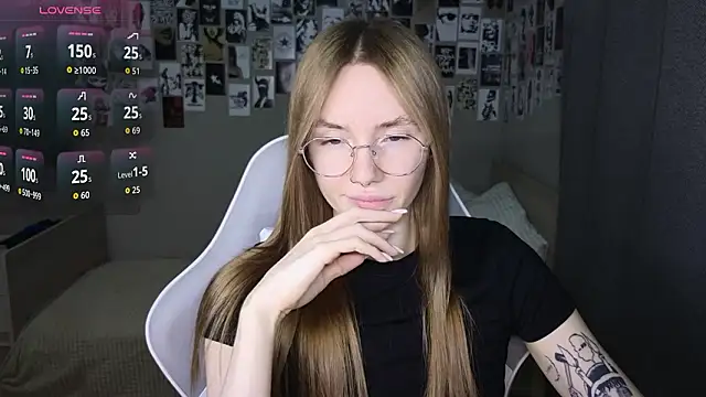 Snapshot of littlevildevil chatting on February 15, 11:08 am littlevildevil online show from February 15, 11:08 am