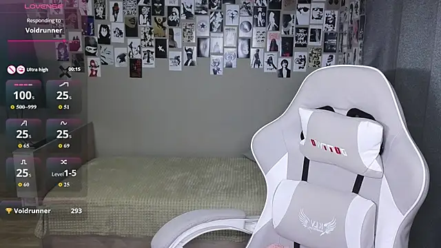 littlevildevil online show from May 11, 8:20 am