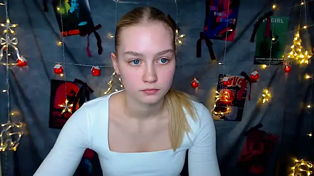 MademoiselleCl online show from December 5, 1:09 pm