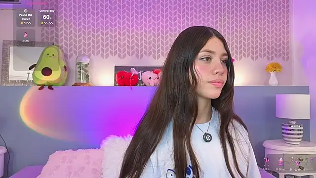 Snapshot of CheryelFox chatting on July 10, 8:11 pm CheryelFox online show from July 10, 8:11 pm