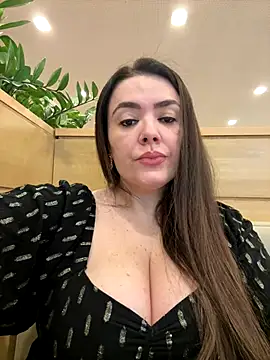 Sophie Eaton online show from November 11, 7:58 pm