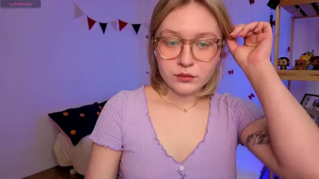 leazy peazy online show from April 22, 7:22 am