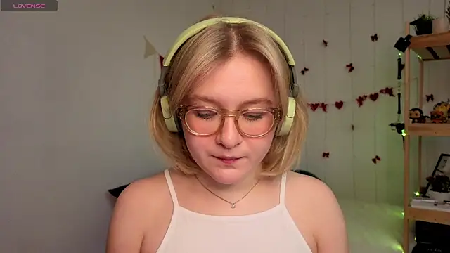 leazy peazy online show from April 23, 6:03 am