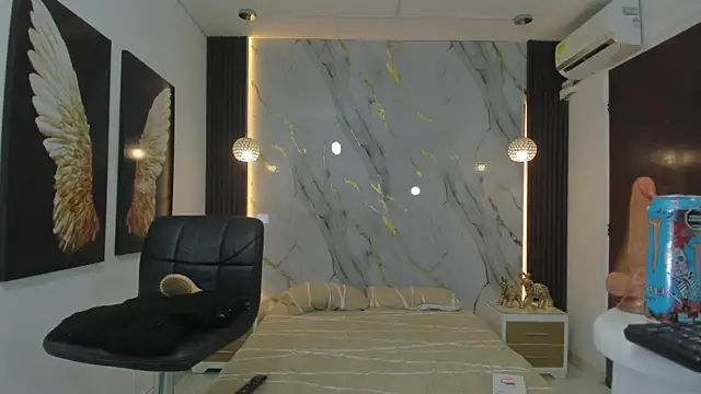 estephany doll online show from December 20, 2:05 pm