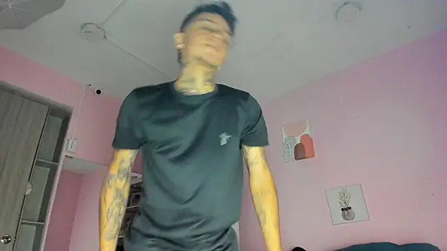 Ian Castillo  online show from November 3, 11:11 am