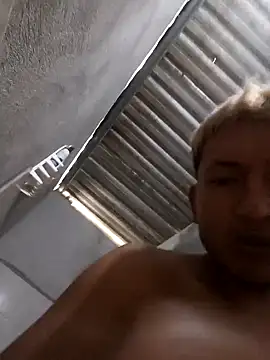 Snapshot of BingedHearts chatting on March 12, 1:50 pm BingedHearts online show from March 12, 1:50 pm