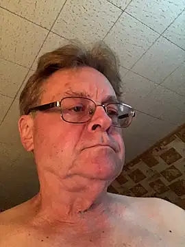 Snapshot of Tonybaloney1972 chatting on May 20, 10:32 am Tonybaloney1972 online show from May 20, 10:32 am
