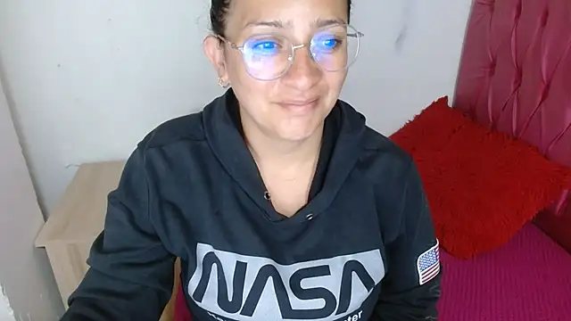 sarax ximena online show from November 26, 9:43 am