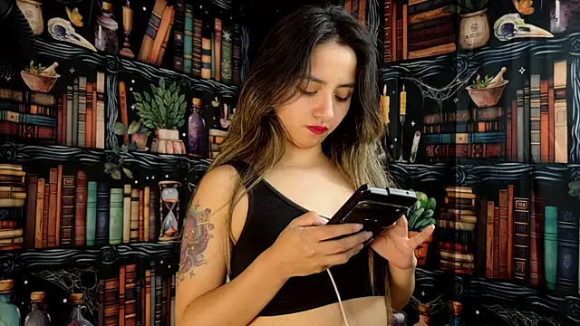 Snapshot of julietta___jackson chatting on November 19, 8:42 pm julietta jackson online show from November 19, 8:42 pm