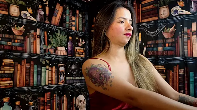 Snapshot of julietta___jackson chatting on November 26, 8:10 pm julietta jackson online show from November 26, 8:10 pm