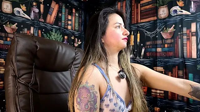 Snapshot of julietta___jackson chatting on April 1, 8:50 pm julietta jackson online show from April 1, 8:50 pm