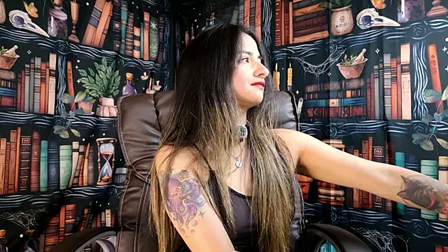 Snapshot of julietta___jackson chatting on April 10, 9:52 pm julietta jackson online show from April 10, 9:52 pm