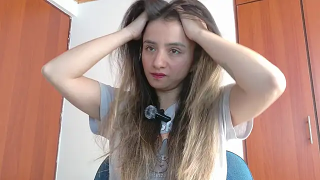 Snapshot of julietta___jackson chatting on April 24, 7:49 pm julietta jackson online show from April 24, 7:49 pm