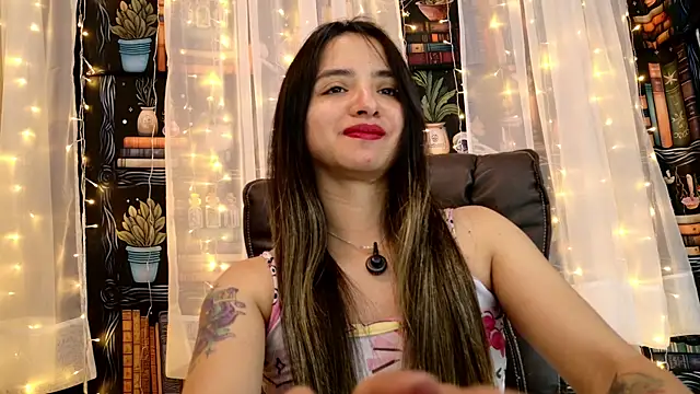 Snapshot of julietta___jackson chatting on June 25, 8:46 pm julietta jackson online show from June 25, 8:46 pm