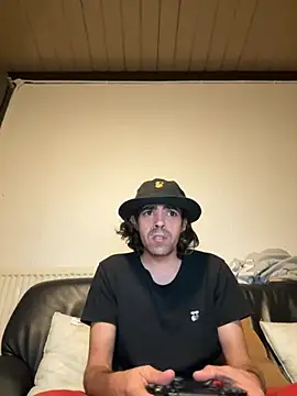 Snapshot of wolfwhite95 chatting on October 12, 1:04 am wolfwhite95 online show from October 12, 1:04 am