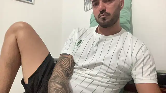 Snapshot of alessandromori91 chatting on September 21, 7:26 pm alessandromori91 online show from September 21, 7:26 pm