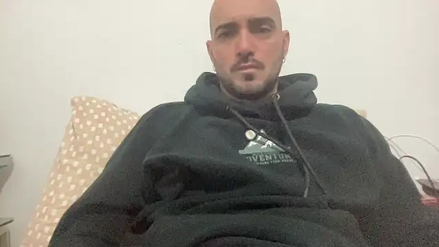 alessandromori91 online show from January 12, 6:40 am